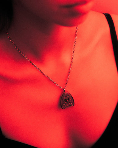 The Seance Pendant