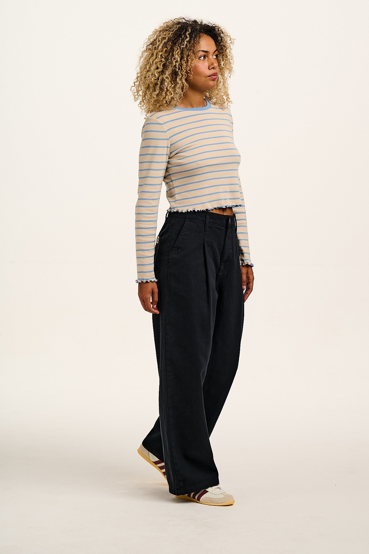 Cole - Wide Leg Denim Jeans in Black