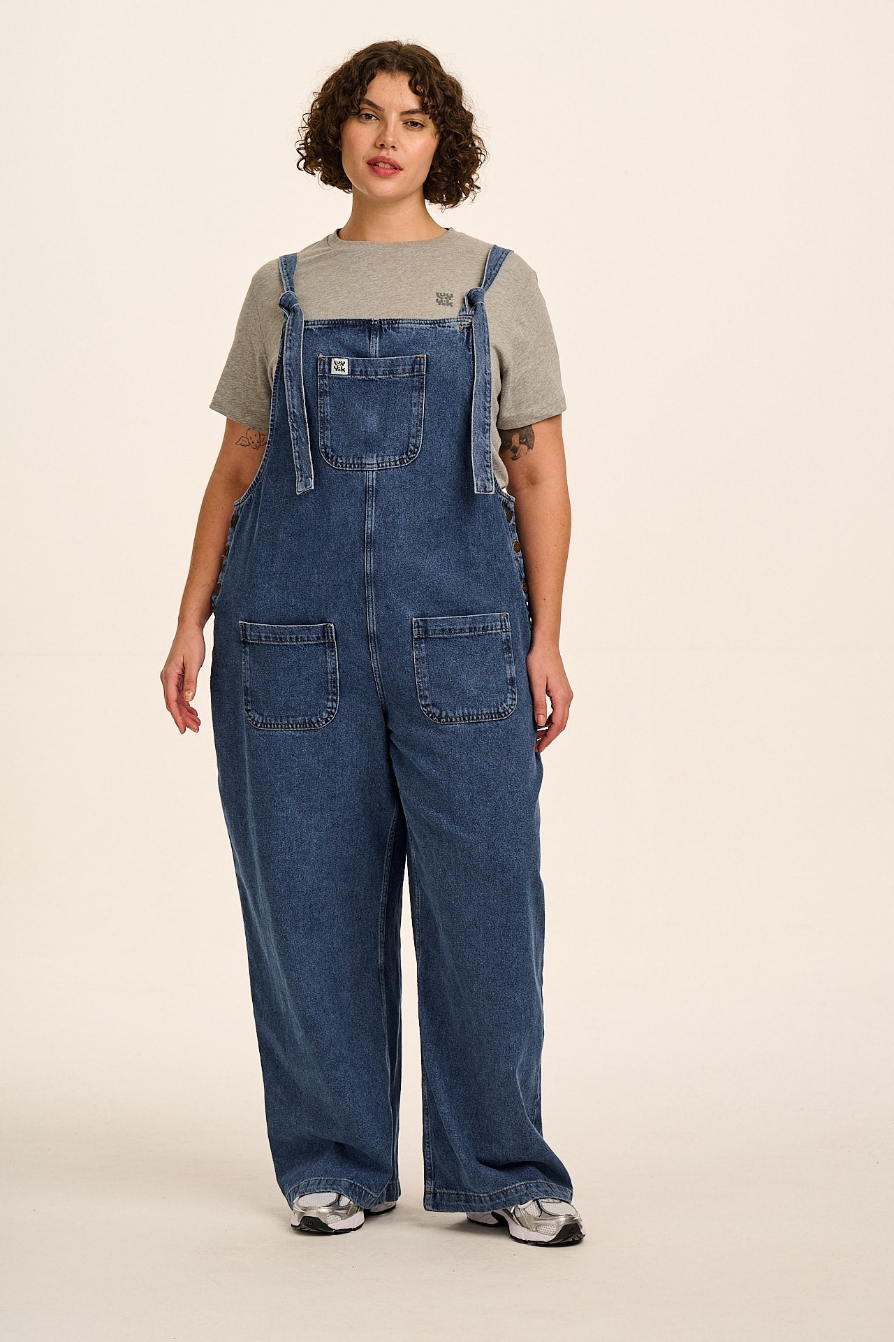 Ali - Wide Leg Denim Dungarees in Mid Wash Blue