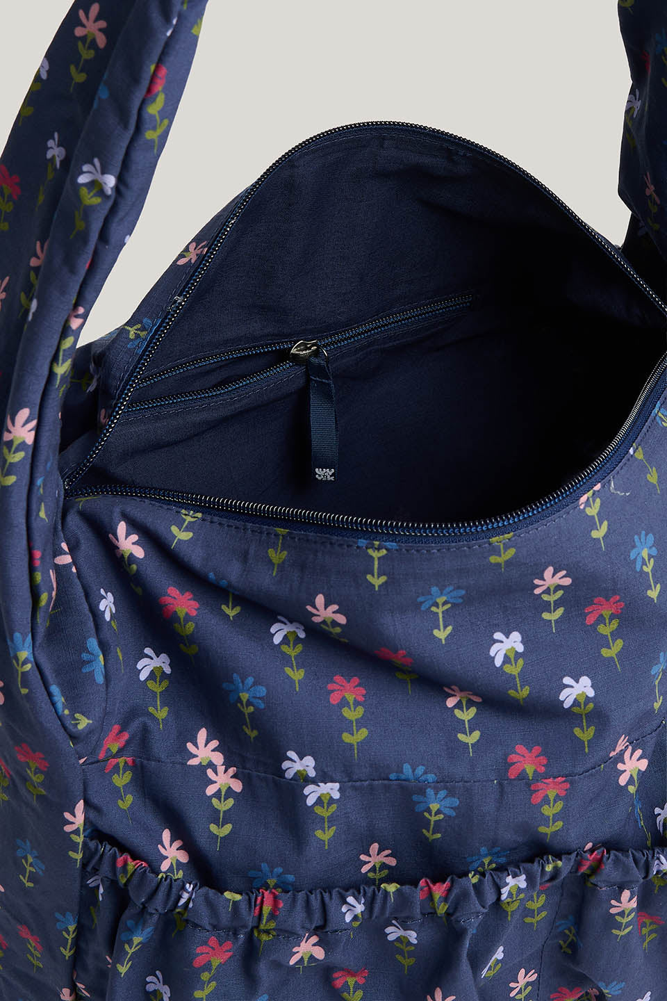 Liza - Crossbody Bag in Navy Tulips